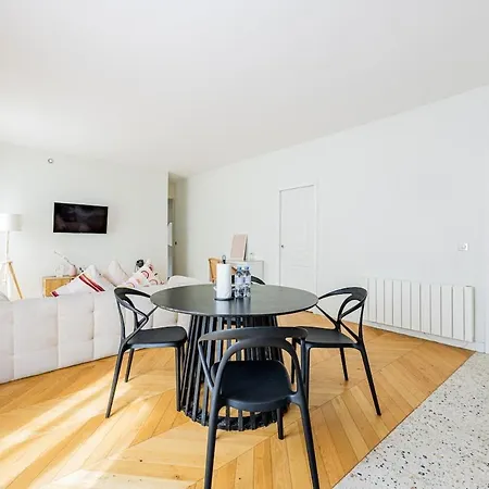 #2bedrooms #artsetmetiers #republique Apartment Paris